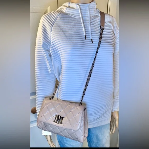 SOLD NWT Badgley Mischka Quilted Messenger Vegan Leather bag  in Taupe - Picture 4 of 14